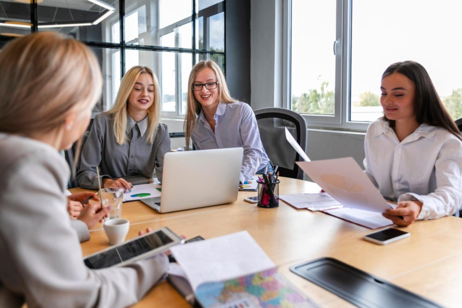 Session de planification budgétaire en famille avec nos outils